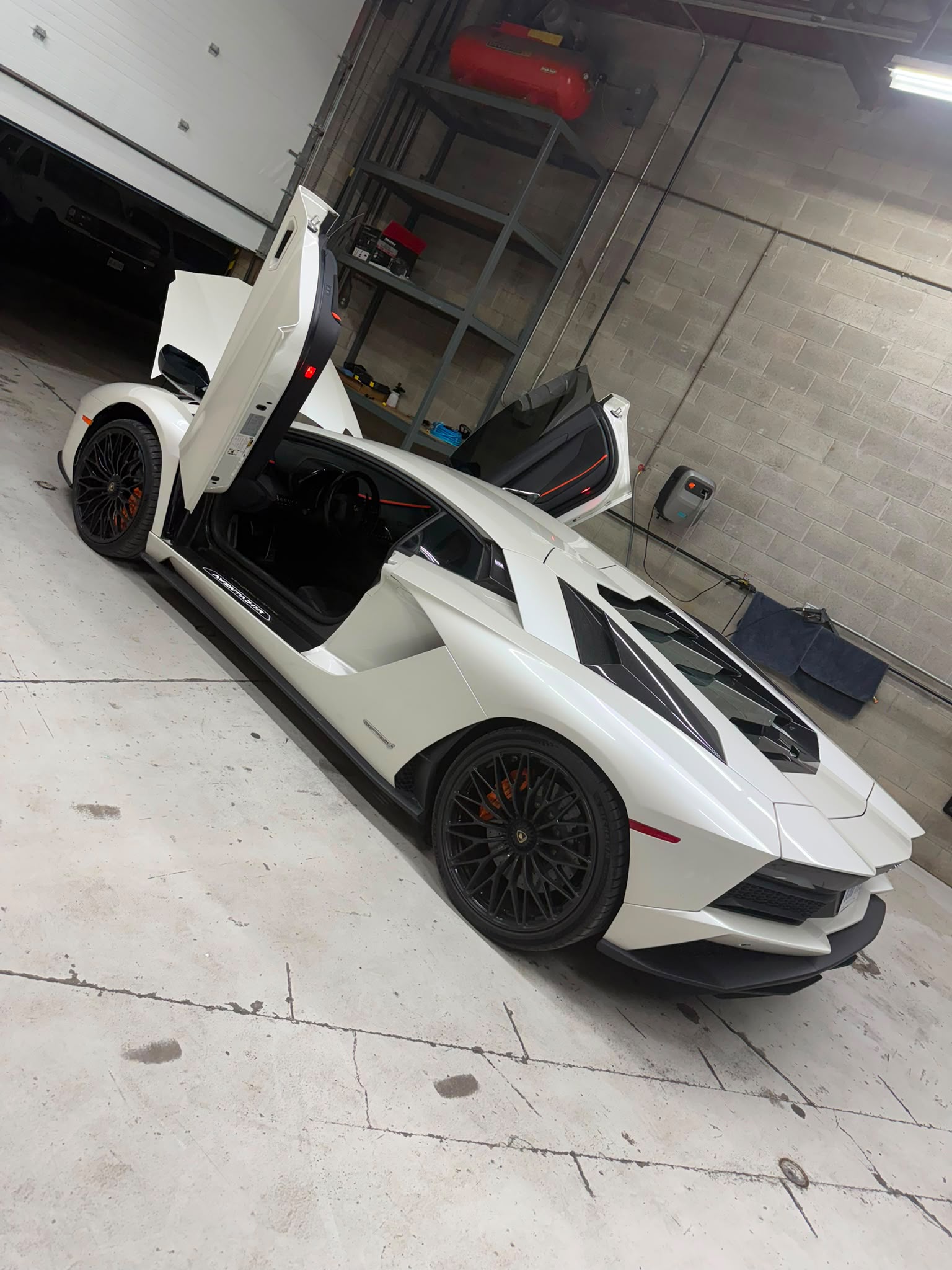 Lamborghini Aventador S — Scissor Door Cockpit Preparation